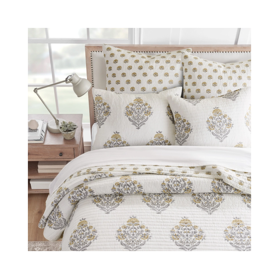 Kamira Quilt Set