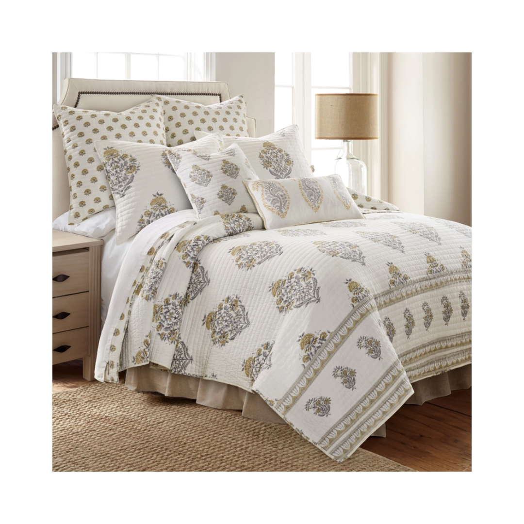 Kamira Quilt Set