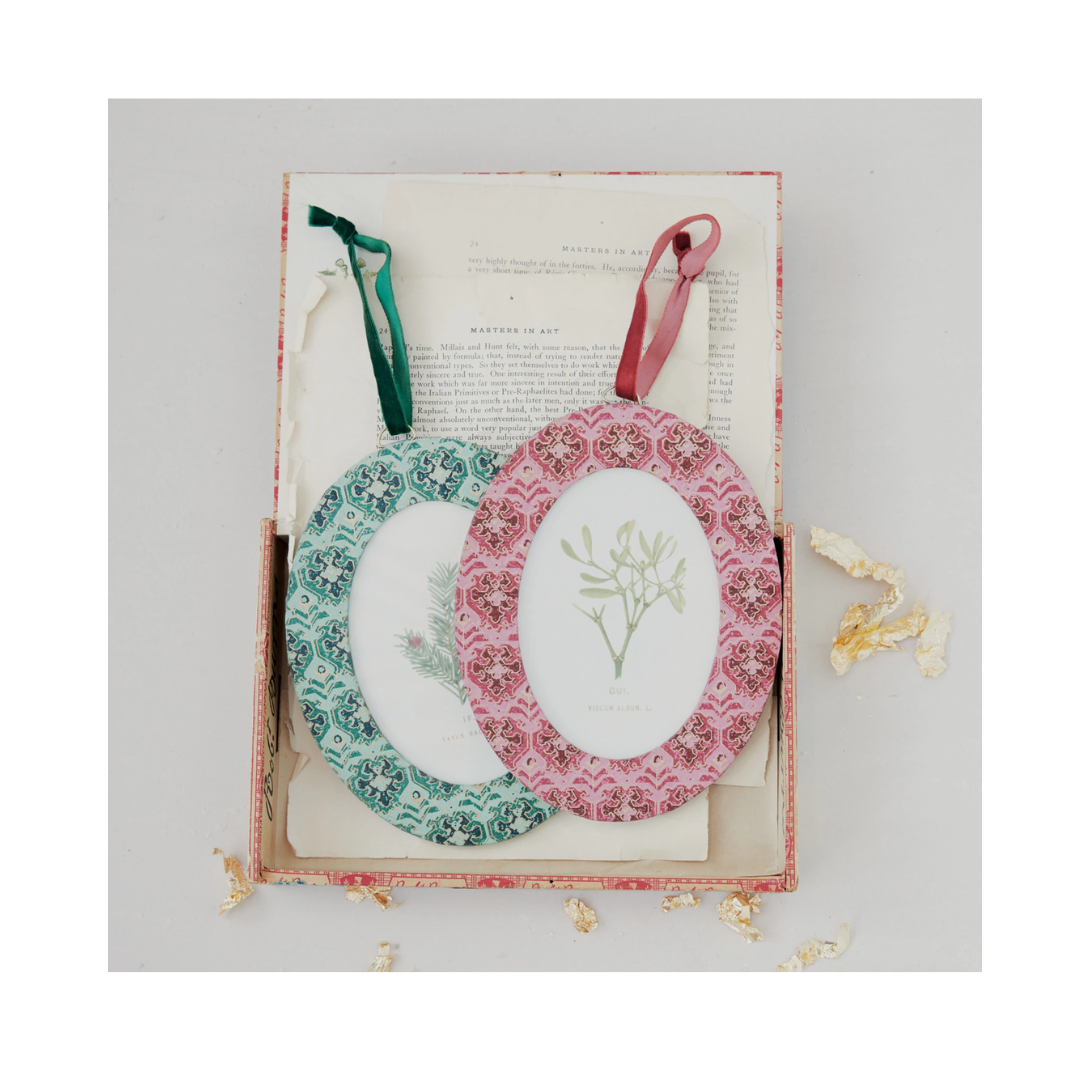 Oval Hanging Photo Frame