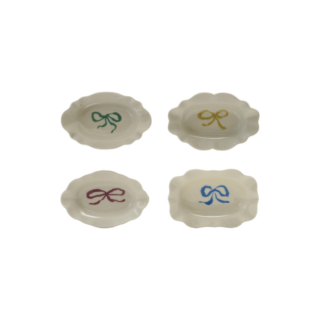 Scalloped Dish with Bow