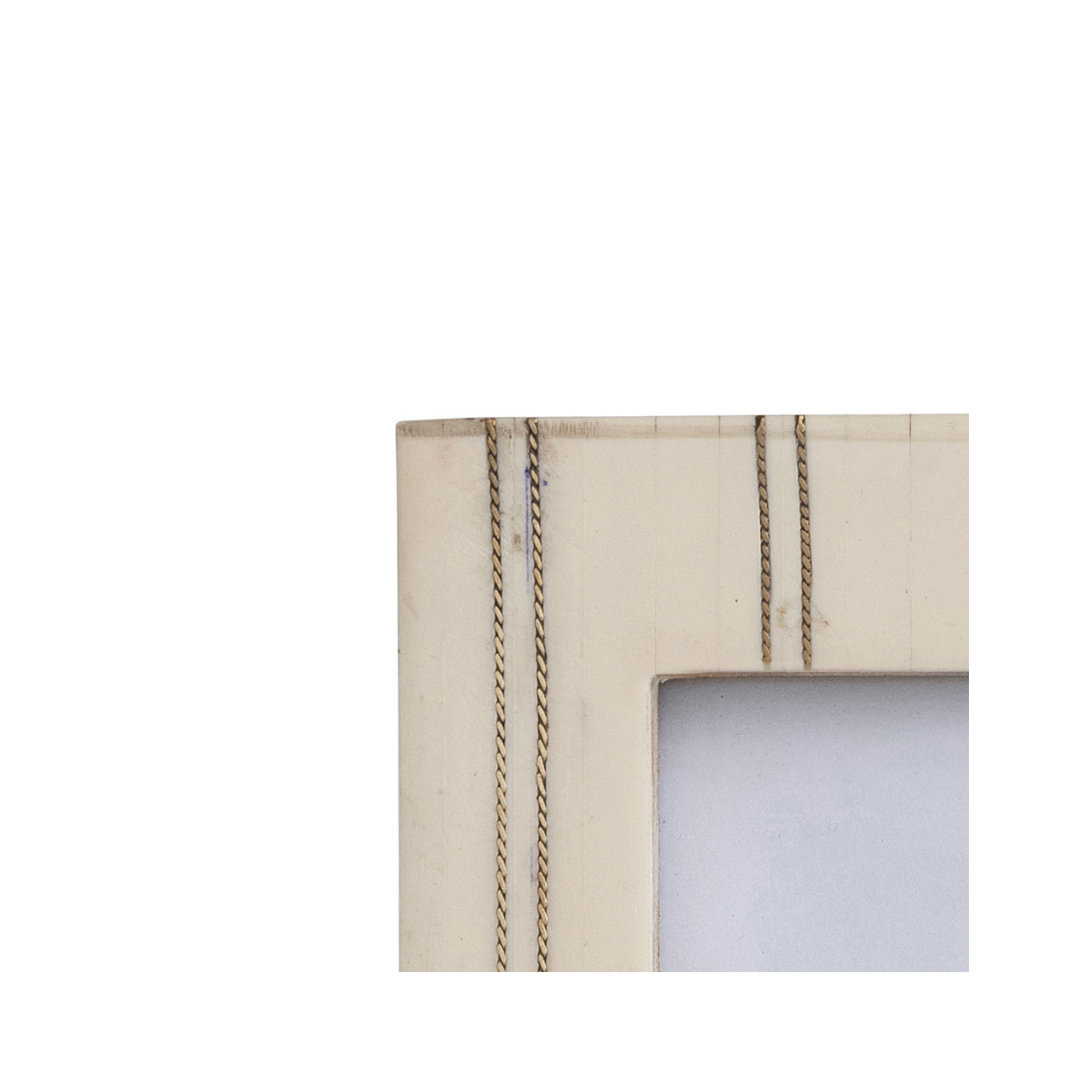 Striped 4 X 6 Resin Photo Frame