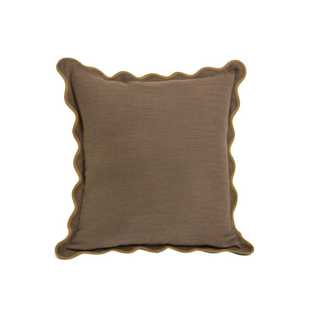 Scalloped Flange Pillow
