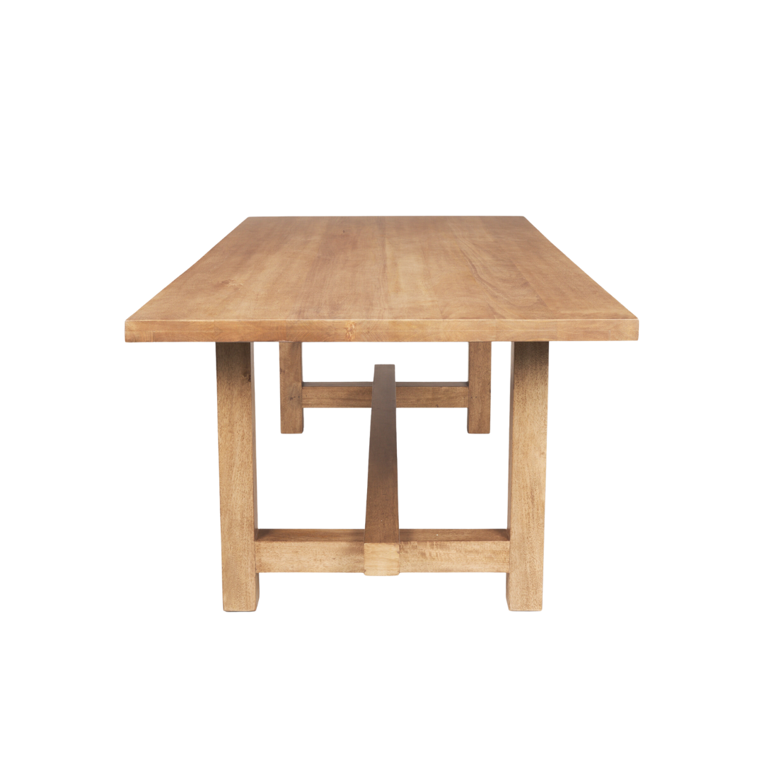 Suke Dining Table